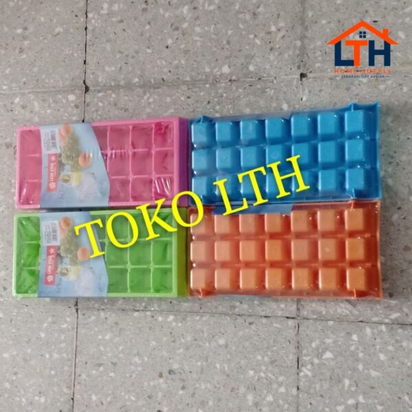 2-626-1.jpg CETAKAN ES BATU KOTAK KUBUS IT5 / ICE TRAY 001 LION STAR