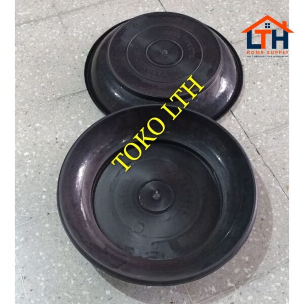 2-734-1.jpg TATAKAN POT BUNGA 40 CM HITAM / ALAS POT TANAMAN 40
