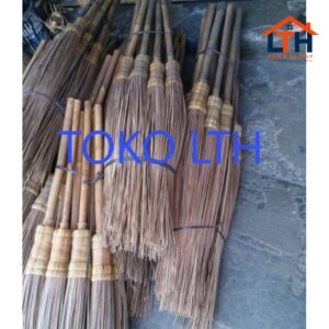 2-869-1.jpg SAPU LIDI GAGANG PANJANG SAPU TAMAN HALAMAN LUAR SAPU LIDI BESAR