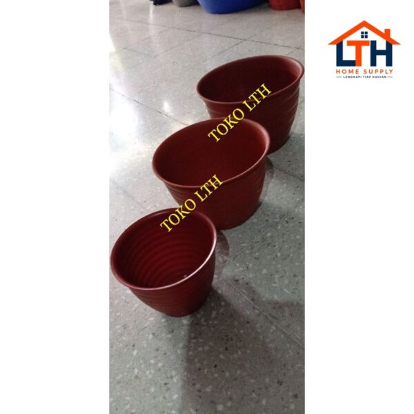 3-151-1.jpg POT TAWON 20 COKLAT PLASTIK / POT BUNGA / POT TANAMAN PLASTIK