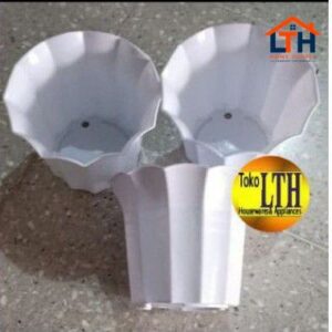 3-322-1.jpg POT LILY 25 CM PUTIH / POT TANAMAN PLASTIK / POT BUNGA