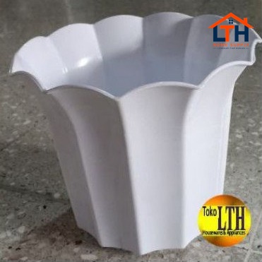 POT LILY 17 CM PUTIH / POT TANAMAN PLASTIK / POT BUNGA