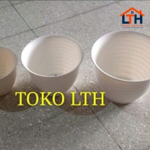 3-399-1.jpg POT TAWON MADU 25 PUTIH / POT BUNGA / POT TANAMAN PUTIH PLASTIK