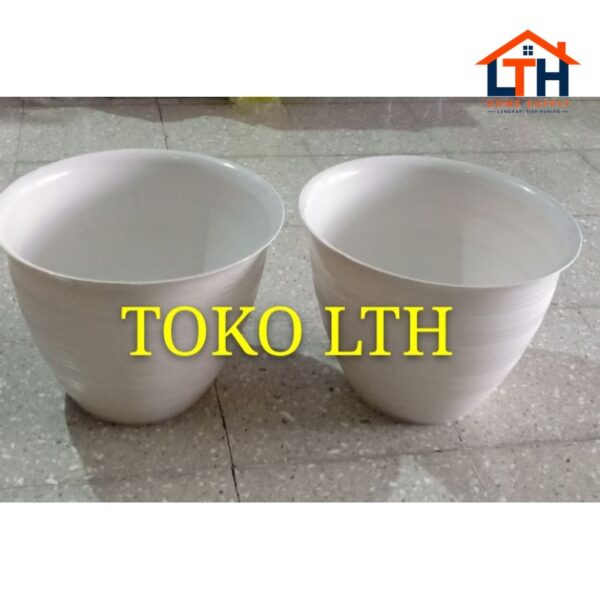 POT TAWON MADU 40 PUTIH / POT BUNGA / POT TANAMAN PUTIH PLASTIK