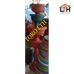 3-46-1.jpg Pot Bunga Piala Kaki Pendek Fp 16 Tiara Pot 110 FP16 - Lion Star