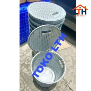 3-579-1.jpg KERANJANG BAJU PAKAIAN KOTOR MOTIF ROTAN BULAT SILVER ABU LAUNDRY BASKET BAG WADAH KOTAK HAMPERS PARCEL