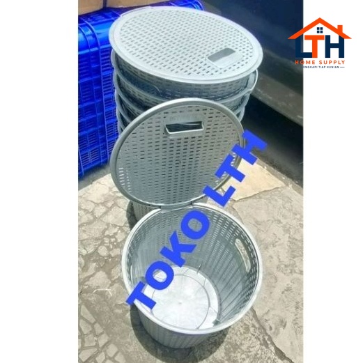 3-579-1.jpg KERANJANG BAJU PAKAIAN KOTOR MOTIF ROTAN BULAT SILVER ABU LAUNDRY BASKET BAG WADAH KOTAK HAMPERS PARCEL