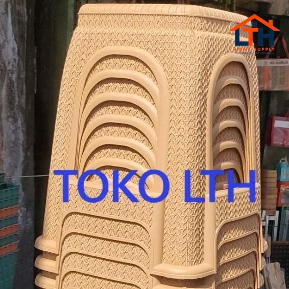 BANGKU BASO PLASTIK MOTIF ROTAN KURSI TINGGI SEGI