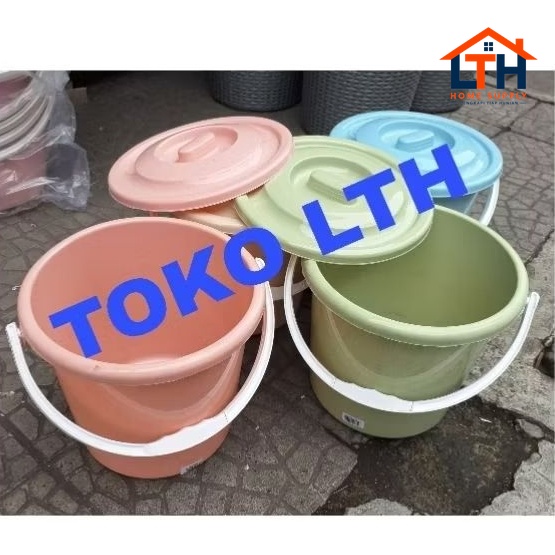 3-877-1.jpg EMBER TUTUP 3 GALON PLASTIK 10 LITER BASKOM CUCI 3 GL TTP