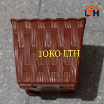 POT SEGI PLASTIK MOTIF ROTAN  CJP 21.5 cm / POT BUNGA TANAMAN