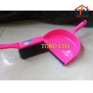 4-25-1.jpg PENGKI MINI + SIKAT-LIVINA DUSTPAN SET NO. 701-LION STAR BP-3