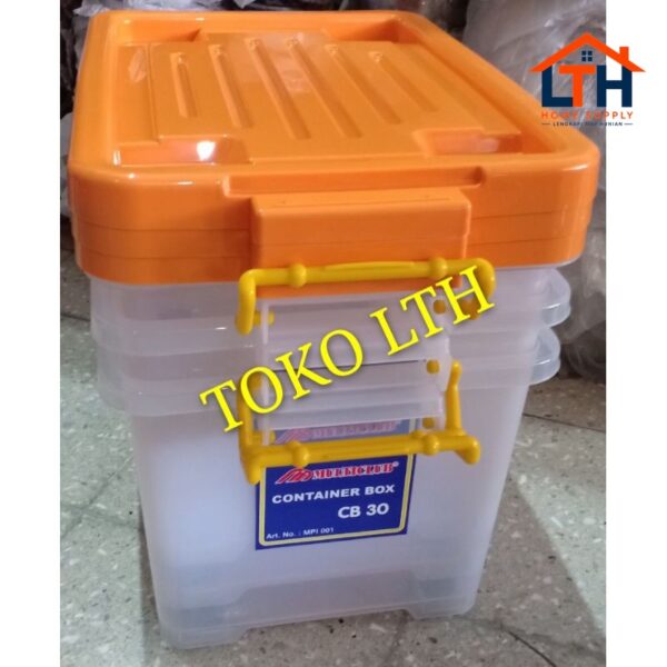 4-269-1.jpg CONTAINER BOX 30 LITER MULTICLUB CB30 KOTAK BOX PENYIMPANAN SERBAGUNA RODA CB 30 MULTI CLUB